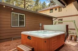 Yvonne's Place |Hot Tub, Mins 2 Snow Summit & Lake - Image 2