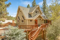 The Cozy Getaway| Hot Tub, Mtn View, Firepit, Deck - Image 5