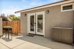 The Sunset Hideaway, Private Suite w/ Patio & BBQ - Image 3