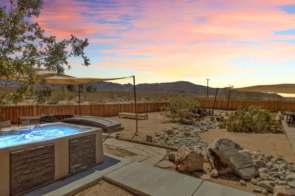 Bighorn Oasis Retreat: Hot Tub, Foosball & Firepit - Image 1