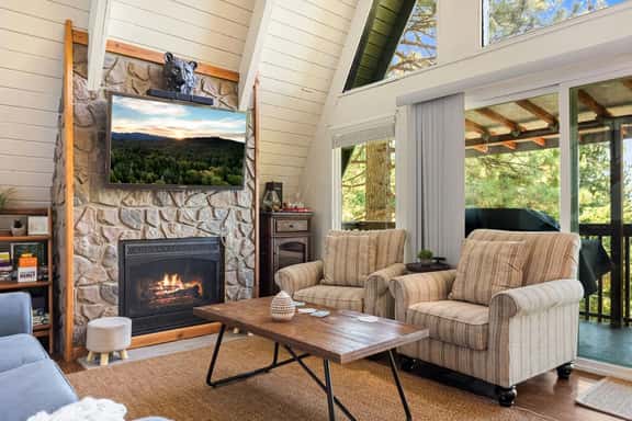 Casa Huntsted A-Frame Cabin near Snow Valley - Image 1
