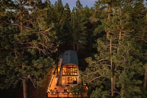 Cozy A-Frame vibes w. Lake & Ski views, AC - Image 1