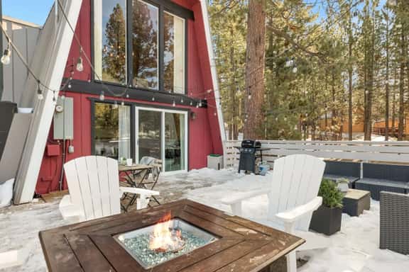 Lucky Bear|Perfect for Pets & Fam, Hot Tub - Image 1