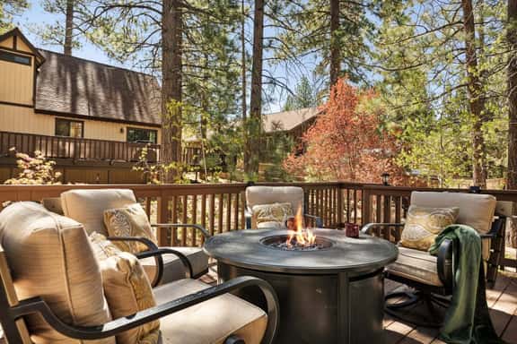 Mellow Mountain Hideaway, Hot Tub and Firepit - Image 1