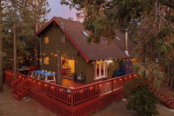 Rumpus Cabin Near Slopes w/ Game room & Hot Tub - Image 1