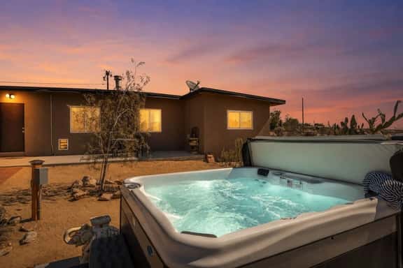Aster Abode W/ Hot Tub & Game Room - 5 Mi to Park - Image 1