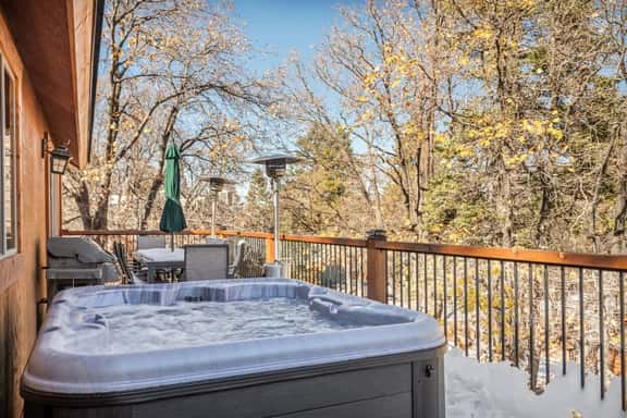 Oak Tree Lodge | Hot Tub • Game Room • EV Charger - Image 1