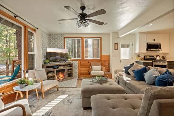 Bear & Unwind | Near Snow Summit, Hot Tub & Games - Image 1