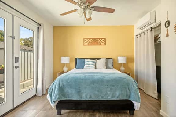The Sunset Hideaway, Private Suite w/ Patio & BBQ - Image 1