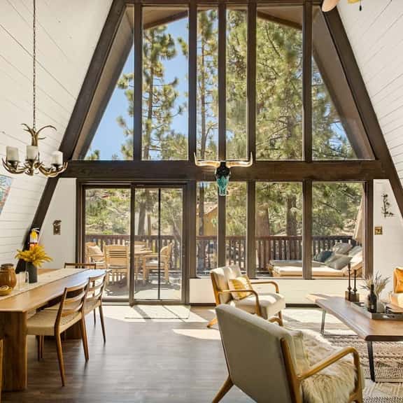 *NEW* Larks Modern Nest | Near Lake, Spa & Arcade - Image 1