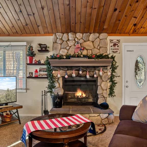 2BR Beartime Story Cabin w BBQ - Image 1