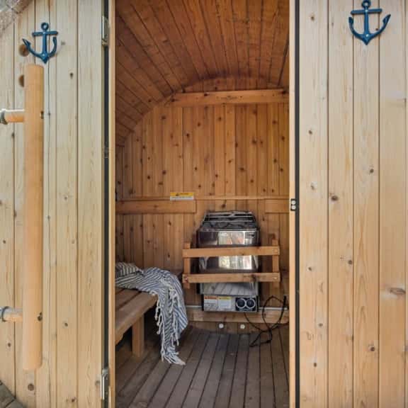 3BR Alpen Haus | Sauna, Hot Tub, Game Room & BBQ - Image 1