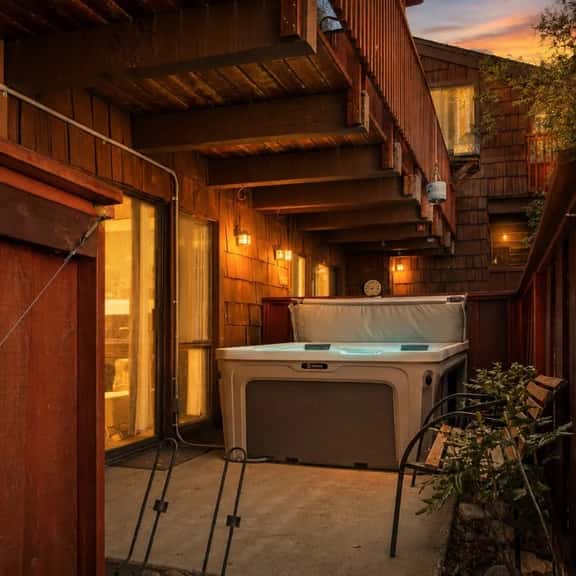 Après All Day | Walk to Summit, Community Hot Tub - Image 1