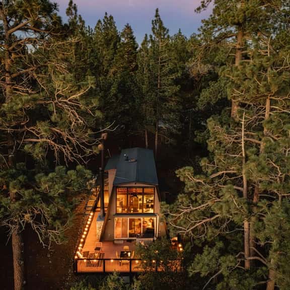Cozy A-Frame vibes w. Lake & Ski views, AC - Image 1