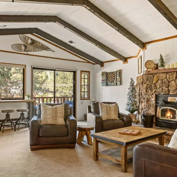 Double Black Diamond | Walk to Bear MTN, Fireplace & Hot Tub - Image 1