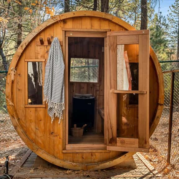 Honeycomb Hideaway| Hot Tub & Sauna, Large Yard, EV - Image 1