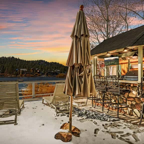 Lakefront Estate, Access to Private Dock on Boulder Bay - Image 1