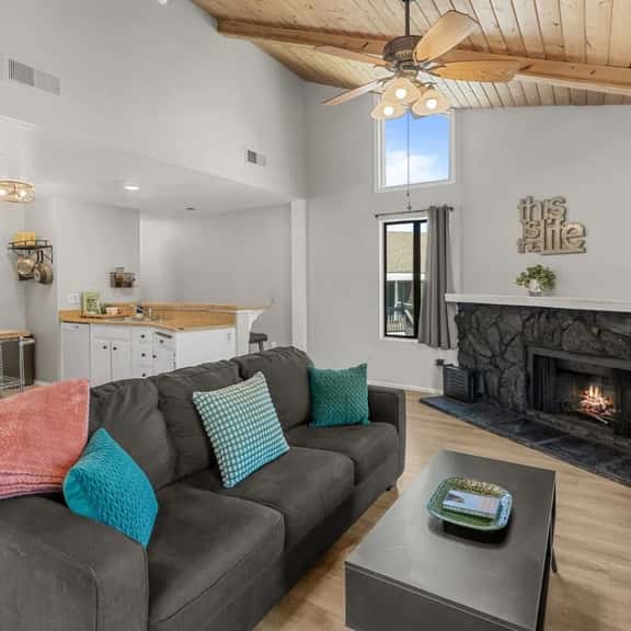 Lakeside Vibes | 2BR, Walk to Boulder Bay, Pool - Image 1
