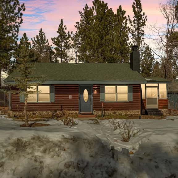 Lil' Oso Bonita Cabin | Walk 2 the Village, Games & SPA - Image 1