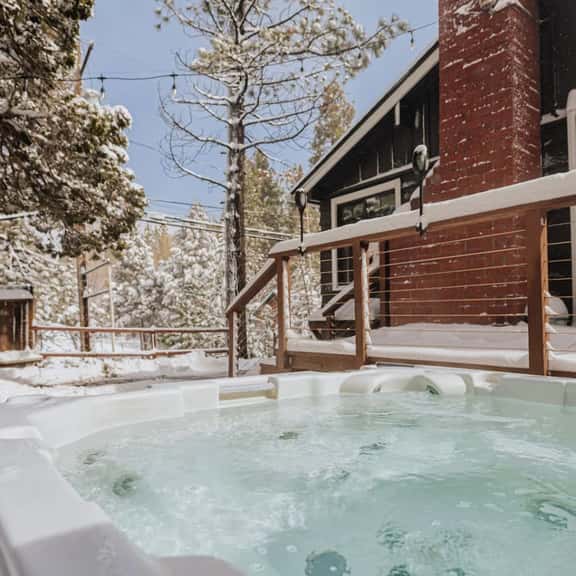 Modern Retreat | Spa, EV, Mountain Snow Views & BBQ - Image 1