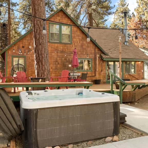 Mountain Getaway, Hot Tub, Games & BBQ - Image 1