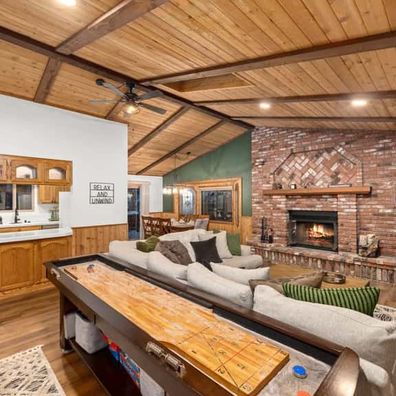Nest and Needles: Perfect Nature Retreat with Hot Tub - Image 1