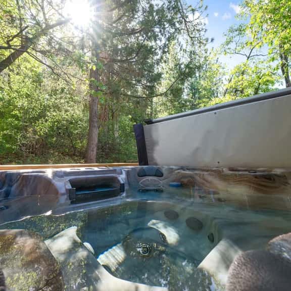 Peaceful Shady Bear, Hot Tub & Wood Fireplace - Image 1