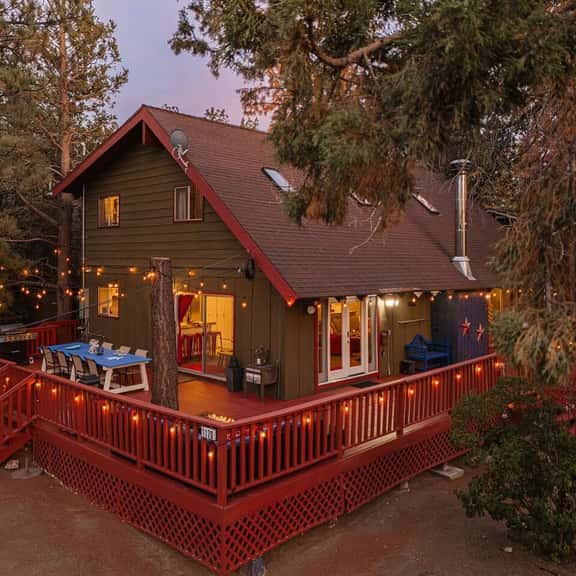 Rumpus Cabin Near Slopes w/ Game room & Hot Tub - Image 1