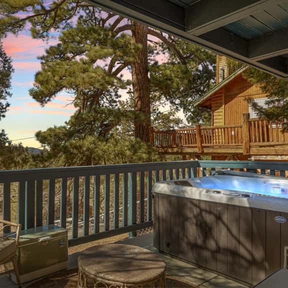Serene Pines w Hot Tub, BBQ, Pets - Image 1