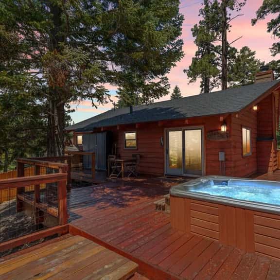 Shasta Pines + Hot Tub + Dog Friendly + EV Plug Provided - Image 1