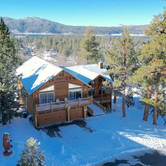 Sky High Ultimate Lodge, Hot Tub & Lake Views - Image 1