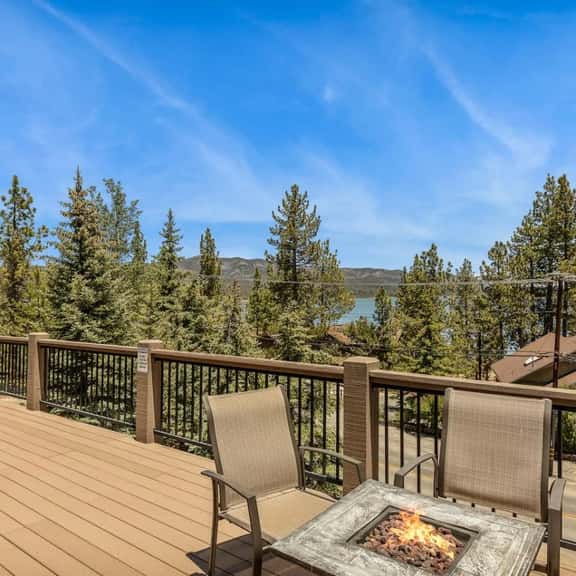 Snowboard Shores - Walk to Lake, MTN Views & Games - Image 1