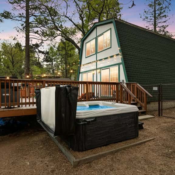 Swiss Bliss, Ideal Ski Location w Hot Tub & BBQ - Image 1