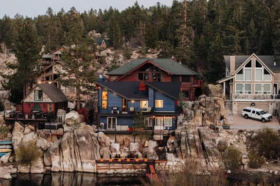 180 Degree View Of The Lake | SPA + A/C! - Image 5