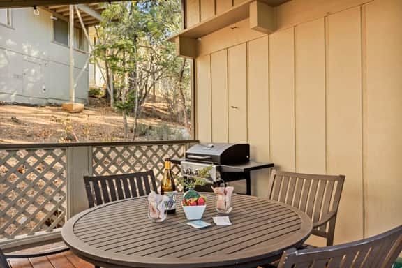 2BR A-Frame Mood, Slopes Views Near Bear Mountain - Image 3