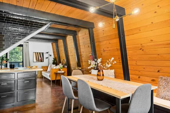 2BR Retreat: EV, Hot Tub, BBQ & Dog-Friendly - Image 5