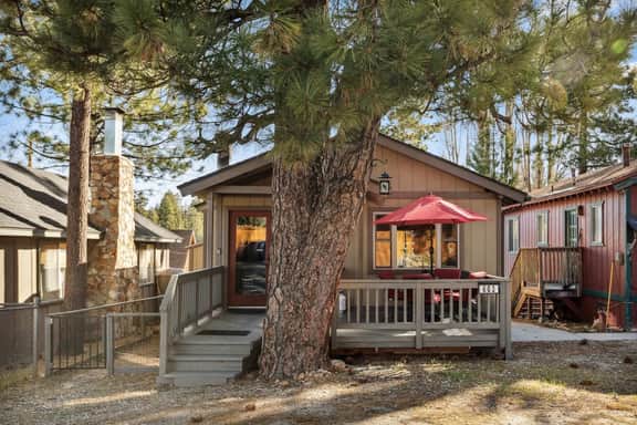 Alpine Crest, BBQ & Fully Fenced Pet Friendly - Image 5