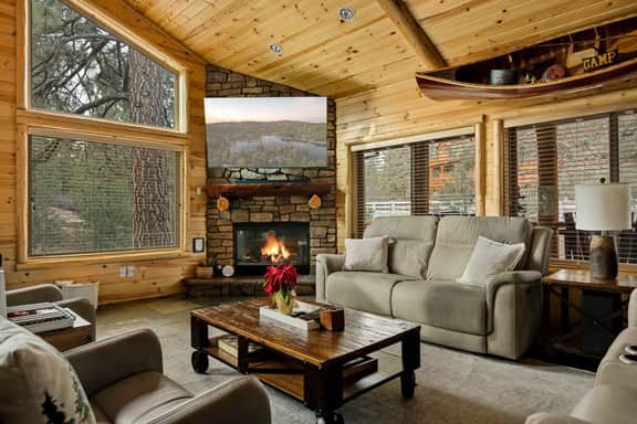 Bear Creek Lodge, Hot Tub near Snow Summit - Image 2
