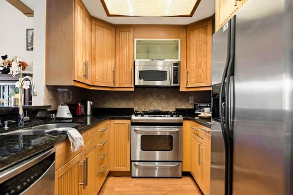 Cozy 3BR Knotty Pine, Near Lake & Trails w Deck - Image 4