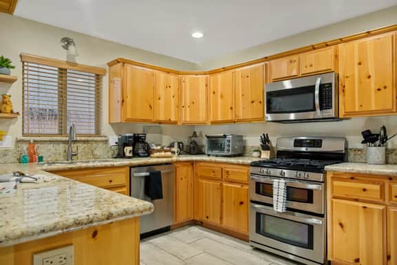 Enchanted Log Grove, Hot Tub, EV, Pool Table - Image 3