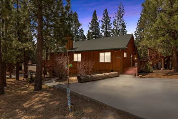 Enchanted Log Grove, Hot Tub, EV, Pool Table - Image 5