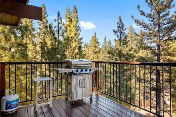 Four Seasons 4 BR Cabin, Views, Games & Hot Tub - Image 5