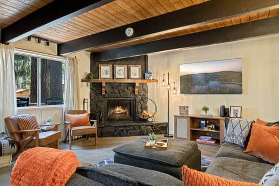 Gambrel Boho Cabin Vibes, Hot Tub & Firepit - Image 4