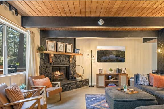 Gambrel Boho Cabin Vibes, Hot Tub & Firepit - Image 3
