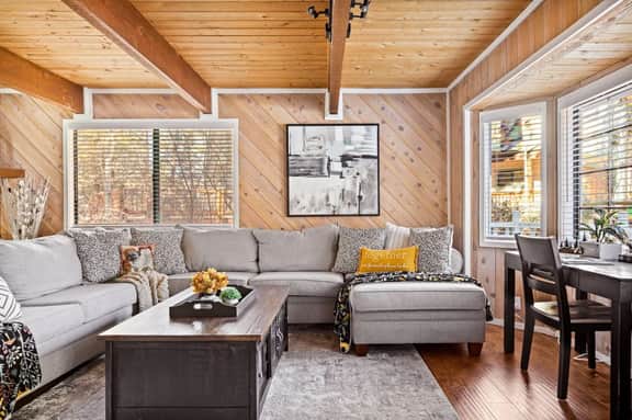 Guest FAV Luxury Sun Chalet w Hot Tub, BBQ - Image 3