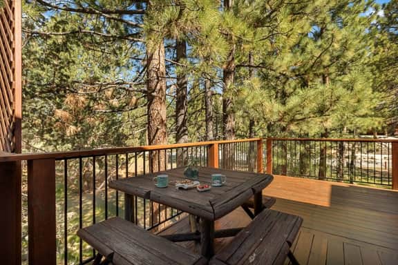 Hidden Bridge Cabin, w/ Hot Tub near the Village - Image 3