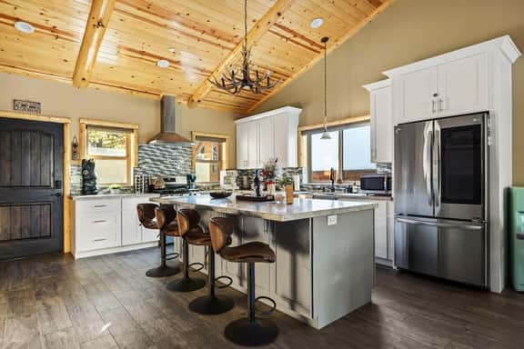 High Altitude Modern Retreat, Game Room & Hot Tub - Image 2