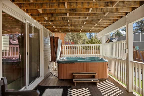 High Score Hideaway - Views of Bear MTN, Hot Tub - Image 3