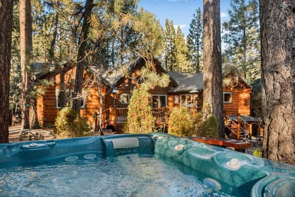 Honeycomb Hideaway| Hot Tub & Sauna, Large Yard - Image 5
