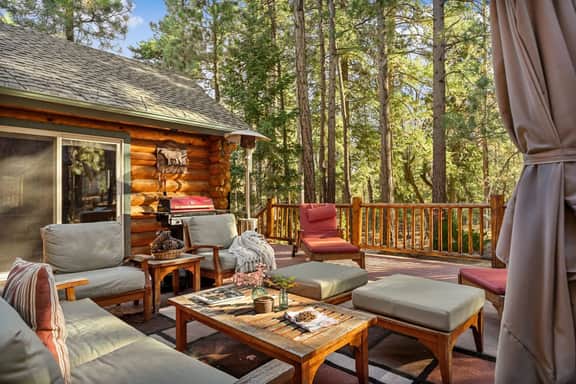 Honeycomb Hideaway| Hot Tub & Sauna, Large Yard - Image 4